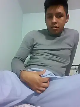 elias5031 online show from December 28, 9:51 pm