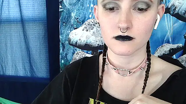  hellostormy  online show from March 8, 9:18 pm