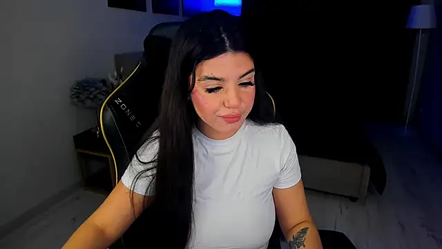 AlluringAriel online show from November 24, 7:35 pm