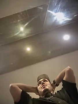 adam-rivera online show from September 14, 11:04 pm