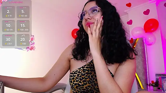 Aurora Brownn online show from February 19, 7:17 am