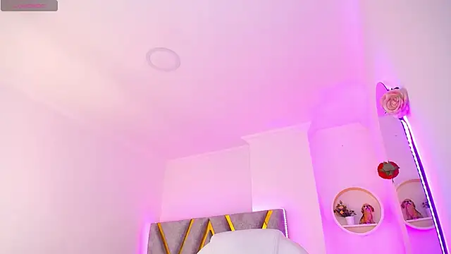 Aurora Brownn online show from March 15, 4:02 am