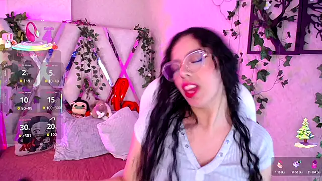 Aurora Brownn online show from December 2, 4:51 am