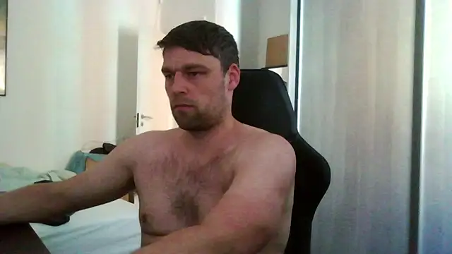 Snapshot of The_big_viking_ chatting on May 19, 11:05 am The big viking online show from May 19, 11:05 am