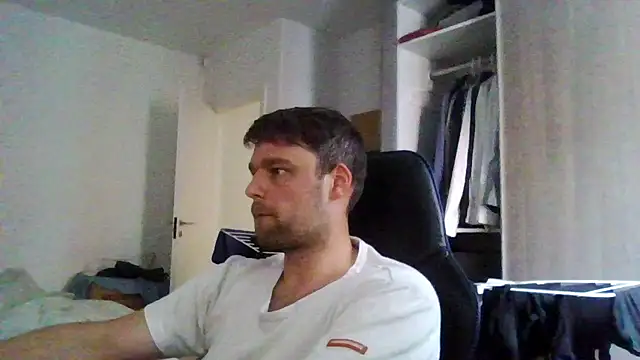 Snapshot of The_big_viking_ chatting on May 20, 9:26 am The big viking online show from May 20, 9:26 am