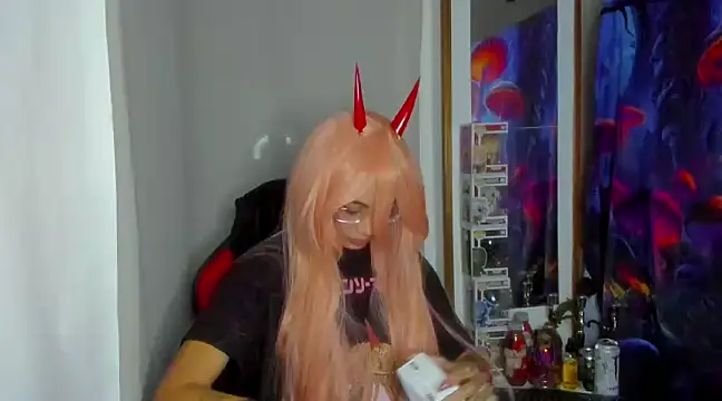 Snapshot of _sakae_ chatting on December 19, 10:10 pm  sakae  online show from December 19, 10:10 pm