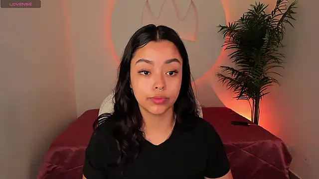 Snapshot of Ariana_Pierce chatting on December 14, 12:43 pm Ariana Pierce online show from December 14, 12:43 pm