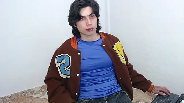 Snapshot of pervertsteens3 chatting on February 17, 3:25 am pervertsteens3 online show from February 17, 3:25 am