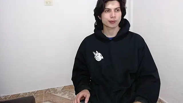 Snapshot of pervertsteens3 chatting on February 18, 7:10 pm pervertsteens3 online show from February 18, 7:10 pm