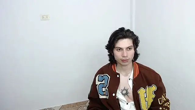 Snapshot of pervertsteens3 chatting on February 27, 3:06 am pervertsteens3 online show from February 27, 3:06 am