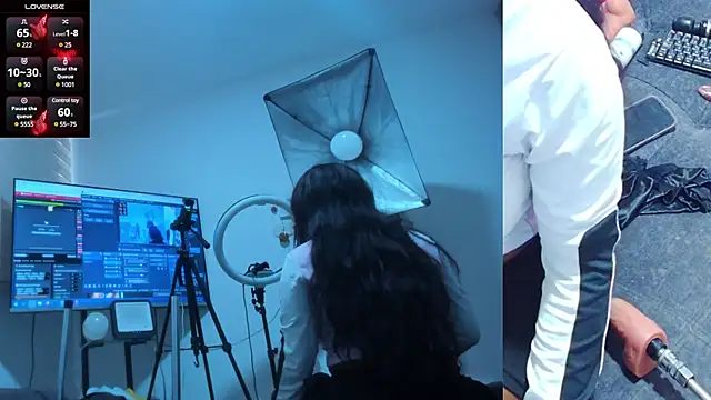 mia-brit online show from February 5, 6:15 pm