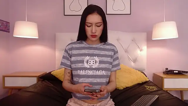 Snapshot of sara17_ chatting on September 29, 8:24 pm sara17 online show from September 29, 8:24 pm