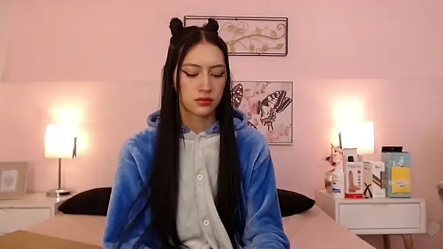 Snapshot of sara17_ chatting on October 10, 4:22 am sara17 online show from October 10, 4:22 am