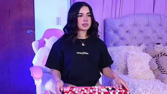 Emily-14 online show from December 17, 5:07 am