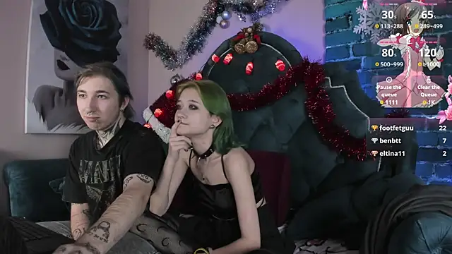 Snapshot of Milten-Trish chatting on December 19, 10:42 pm Milten-Trish online show from December 19, 10:42 pm