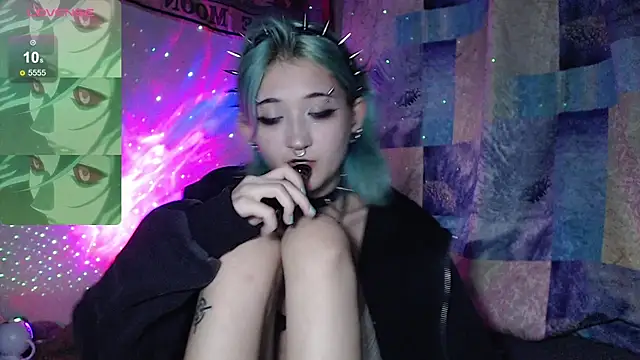 Snapshot of Milten-Trish chatting on October 22, 10:09 pm Milten-Trish online show from October 22, 10:09 pm