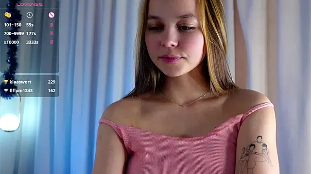 Snapshot of FalineDowlen chatting on December 25, 4:12 am FalineDowlen online show from December 25, 4:12 am