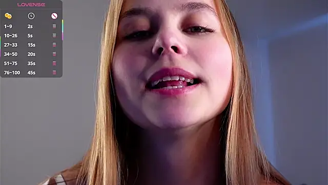 Snapshot of FalineDowlen chatting on February 11, 4:44 am FalineDowlen online show from February 11, 4:44 am