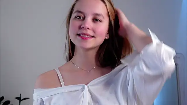 Snapshot of FalineDowlen chatting on February 13, 7:24 am FalineDowlen online show from February 13, 7:24 am