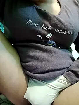 Snapshot of Fuck_Girl_Nuri chatting on February 10, 1:55 pm Fuck Girl Nuri online show from February 10, 1:55 pm