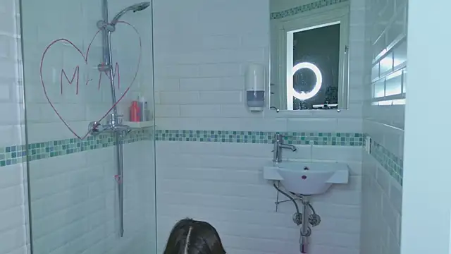 Mia Mia M online show from December 28, 5:33 am