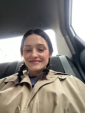 Mia Mia M online show from April 3, 3:10 pm