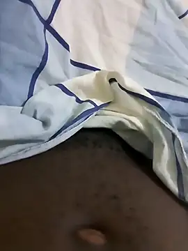 Snapshot of GOLDEN_HQUR chatting on November 28, 1:19 am GOLDEN HQUR online show from November 28, 1:19 am