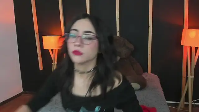 vampy dolll online show from January 3, 1:03 pm