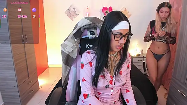 Snapshot of cuteweed420 chatting on July 24, 1:14 am cuteweed420 online show from July 24, 1:14 am
