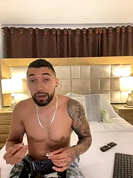 Snapshot of Sweet_and_caramel chatting on November 30, 11:09 pm Sweet and caramel online show from November 30, 11:09 pm