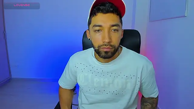 Snapshot of Sweet_and_caramel chatting on February 3, 11:37 am Sweet and caramel online show from February 3, 11:37 am