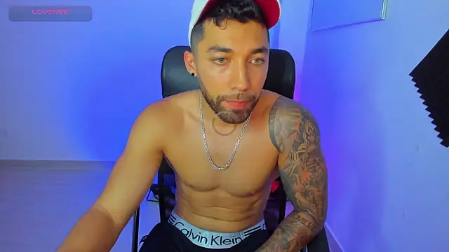 Snapshot of Sweet_and_caramel chatting on February 10, 9:13 am Sweet and caramel online show from February 10, 9:13 am