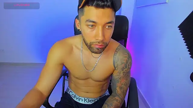 Snapshot of Sweet_and_caramel chatting on February 11, 8:41 am Sweet and caramel online show from February 11, 8:41 am