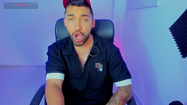 Snapshot of Sweet_and_caramel chatting on February 14, 8:55 am Sweet and caramel online show from February 14, 8:55 am