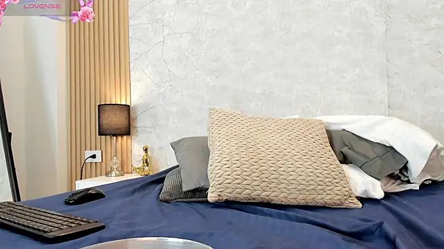 Freyaa   online show from February 8, 3:19 am