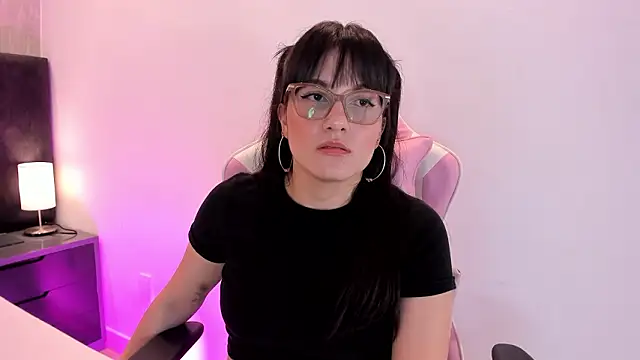 Freyaa   online show from March 11, 9:10 pm