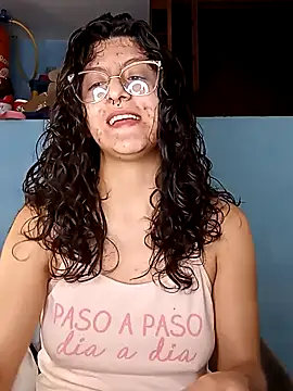 Snapshot of LoveElectra chatting on December 21, 5:18 pm LoveElectra online show from December 21, 5:18 pm