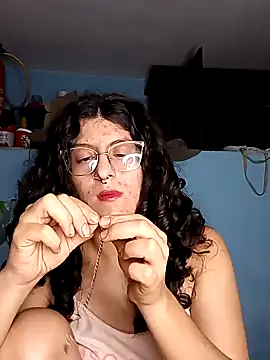 Snapshot of LoveElectra chatting on December 26, 4:32 am LoveElectra online show from December 26, 4:32 am