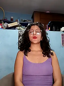 Snapshot of LoveElectra chatting on January 9, 3:04 am LoveElectra online show from January 9, 3:04 am