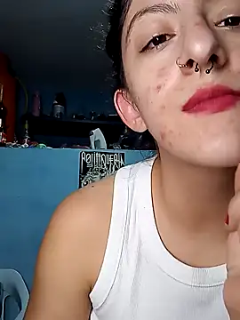 Snapshot of LoveElectra chatting on February 7, 10:20 pm LoveElectra online show from February 7, 10:20 pm