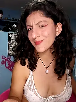 Snapshot of LoveElectra chatting on February 18, 1:43 am LoveElectra online show from February 18, 1:43 am