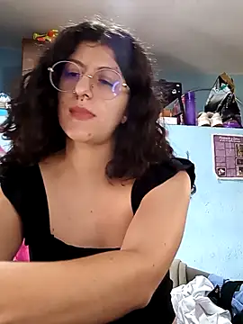 Snapshot of LoveElectra chatting on April 7, 1:44 pm LoveElectra online show from April 7, 1:44 pm