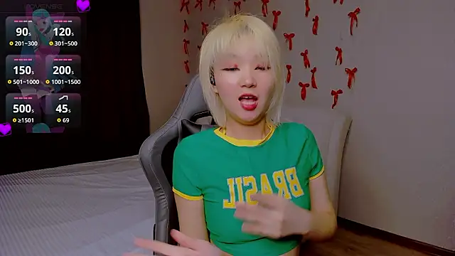 Snapshot of Milla_Aheo chatting on January 19, 1:15 pm Milla Aheo online show from January 19, 1:15 pm