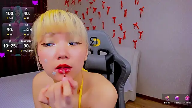 Snapshot of Milla_Aheo chatting on February 5, 1:05 pm Milla Aheo online show from February 5, 1:05 pm