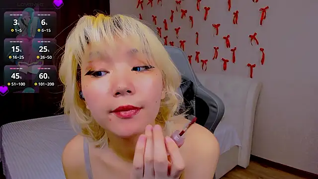 Snapshot of Milla_Aheo chatting on February 11, 1:05 pm Milla Aheo online show from February 11, 1:05 pm