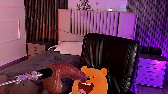 Lillyortiz online show from October 27, 8:02 pm