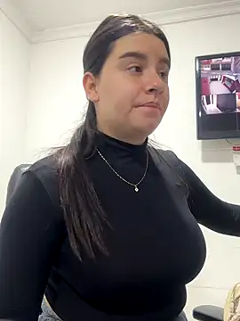 SaraBraun  online show from October 31, 2:18 pm