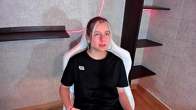 ArtemisaBlake online show from January 4, 9:09 pm