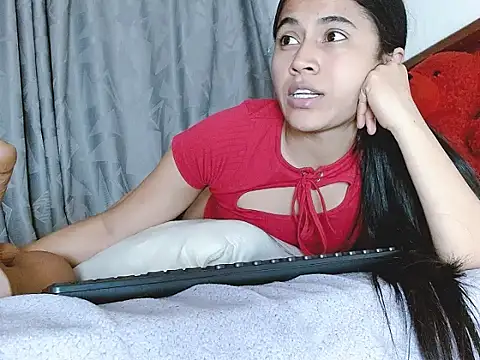 Snapshot of brihanna_lena chatting on August 6, 7:10 am brihanna lena online show from August 6, 7:10 am