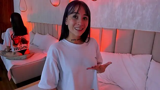 Michell Wallker online show from December 31, 1:26 am